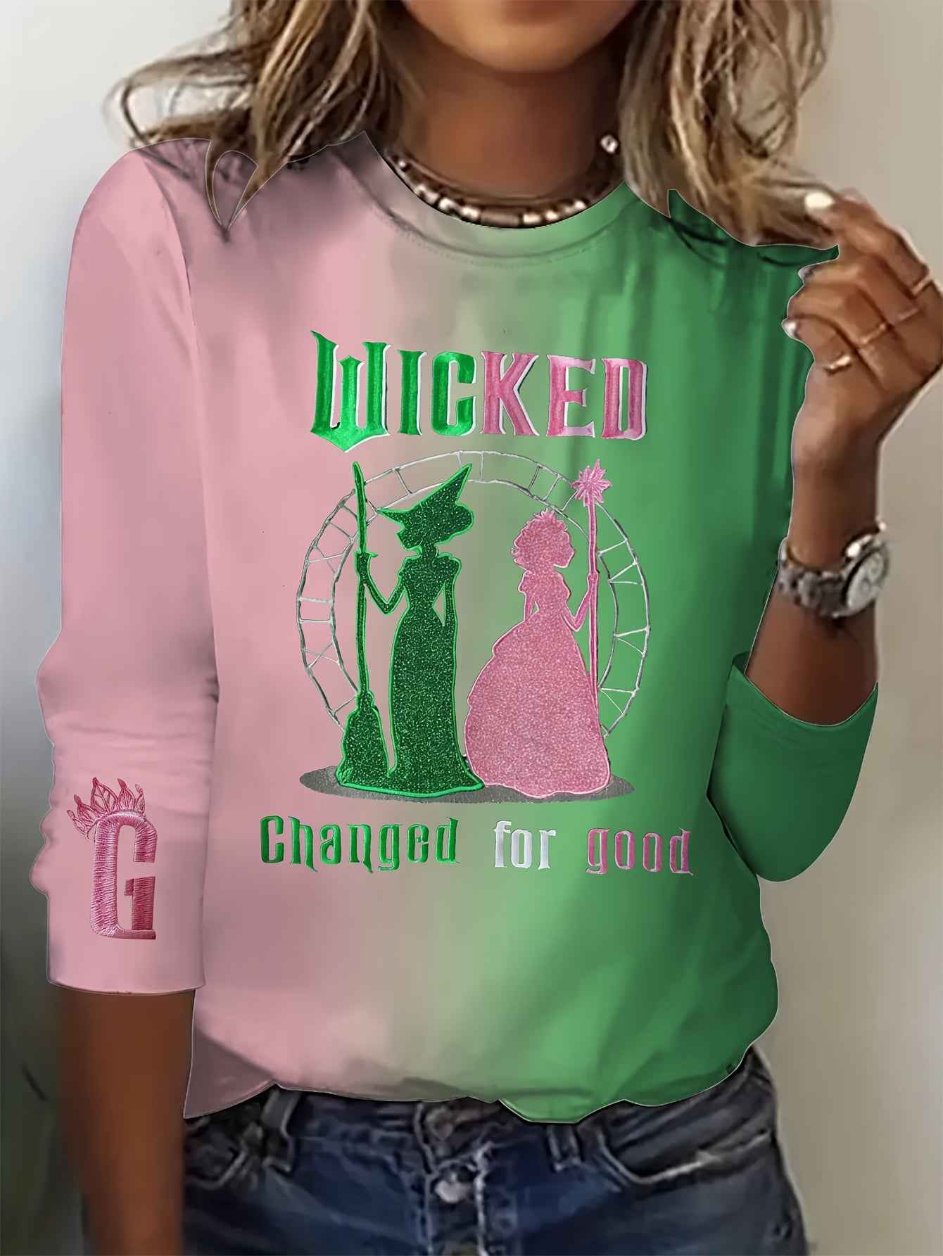 Plus-Size Women'S Wicked the Musical Inspired Graphic T-Shirt - Elphaba & Glinda Print, Gradient Green to Pink Long Sleeve Crew Neck, Comfortable Casual Fall Winter Tops, Machine Washable Themed Party Outfit Casual Attire, Se