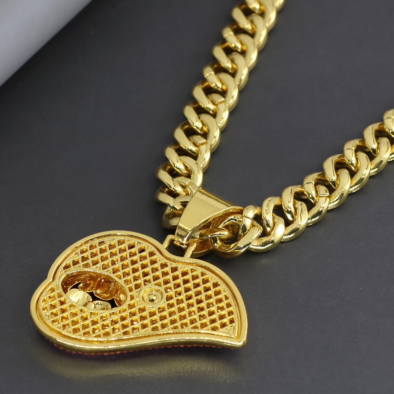 Shiny Lips Pendant Necklace - Unisex Hip-Hop Ice Cuban Link Miami Necklace, 1 Piece SS69