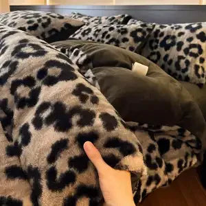 Four-piece Set Thickened Thermal Fleece Flange Coral Fleece Class A Leopard Print Rabbit Plush Quilt Cover Pillowcase Bed Sheet