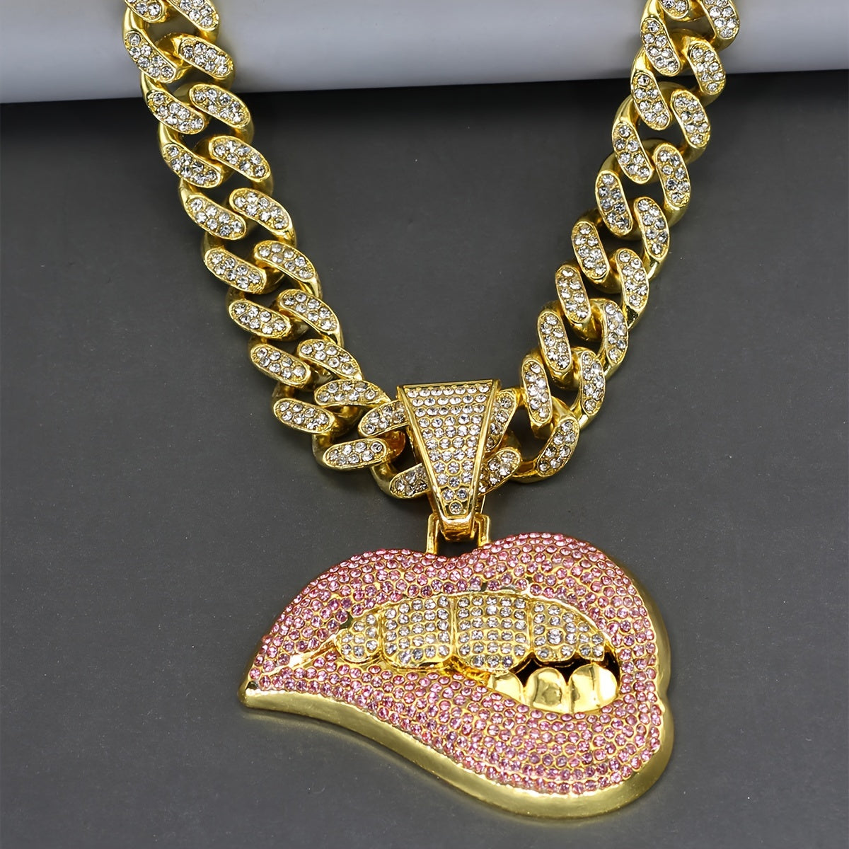 Shiny Lips Pendant Necklace - Unisex Hip-Hop Ice Cuban Link Miami Necklace, 1 Piece - SS69