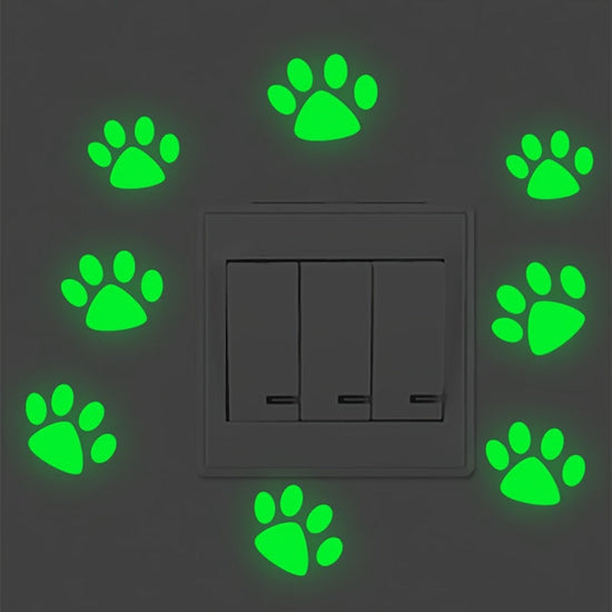 PawPals 1 Set Modern Glow-in-the-Dark Paw Print Wall Decals, Plastic Light-Up Animal Claw Stickers for Bedroom, Living Room, Entryway - Pet-Friendly Home Decor Switch and Light Wall Stickers SS69 8.69 ZZ1107