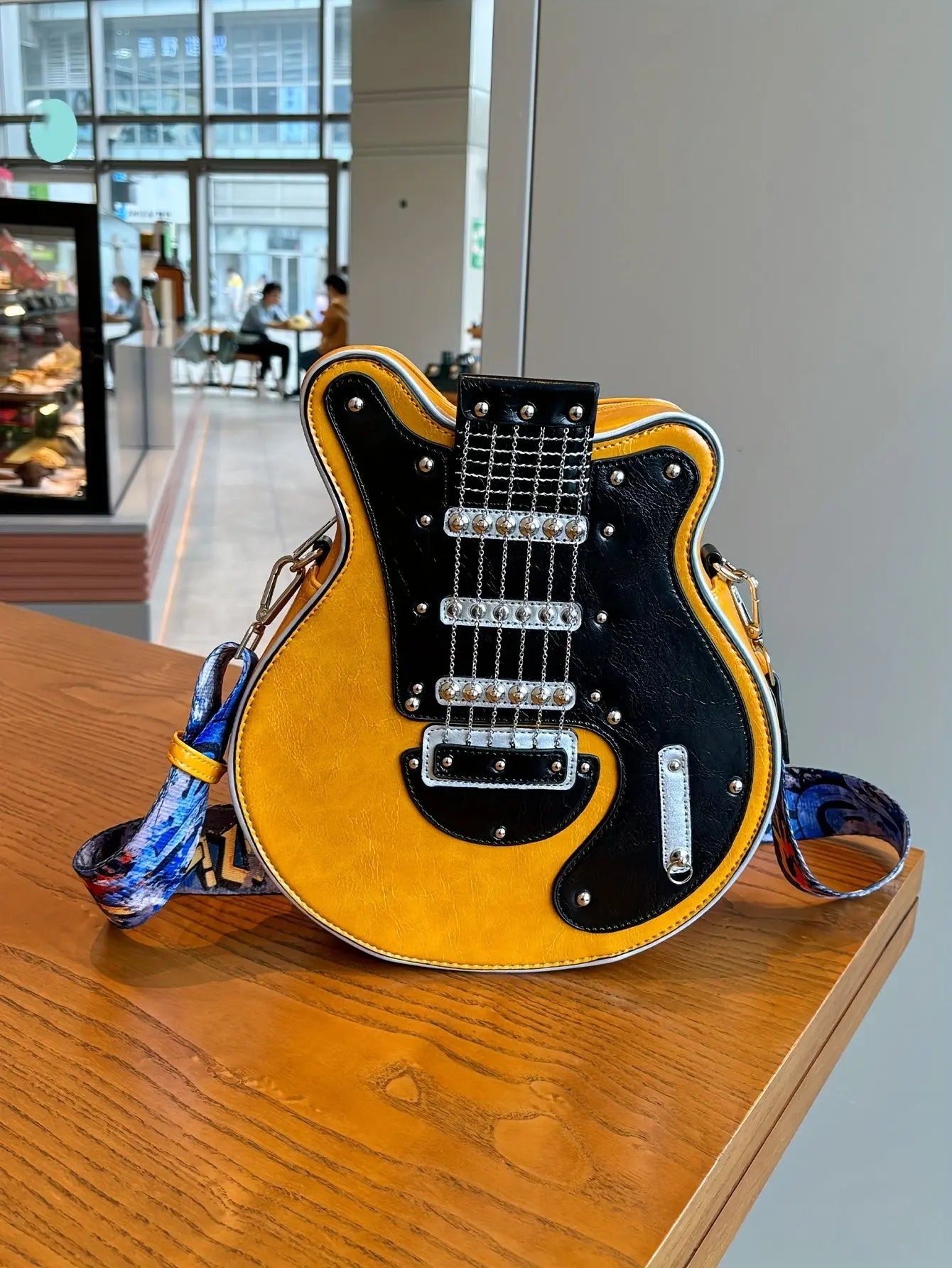 2025 Niche Guitar Shaped Y2K Style Bag, Novelty Crossbody Bag, Rivets Decor Trendy Shoulder Bag - SS69