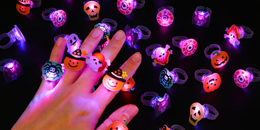 10/20/50pcs Ghost Fashion Halloween Glowing Ring, Pumpkin Skull Spider Web Bat Design, Horror Prop Supplies, Halloween Decoration, Festival Ring Design, Gift, Ring Packs. SS69