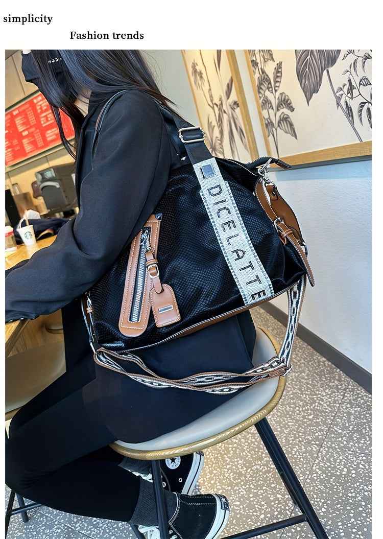 Ladies' Tote Bag, a Spacious Handbag for Travel, Can Be Carried on The Shoulder Or Crossbody.