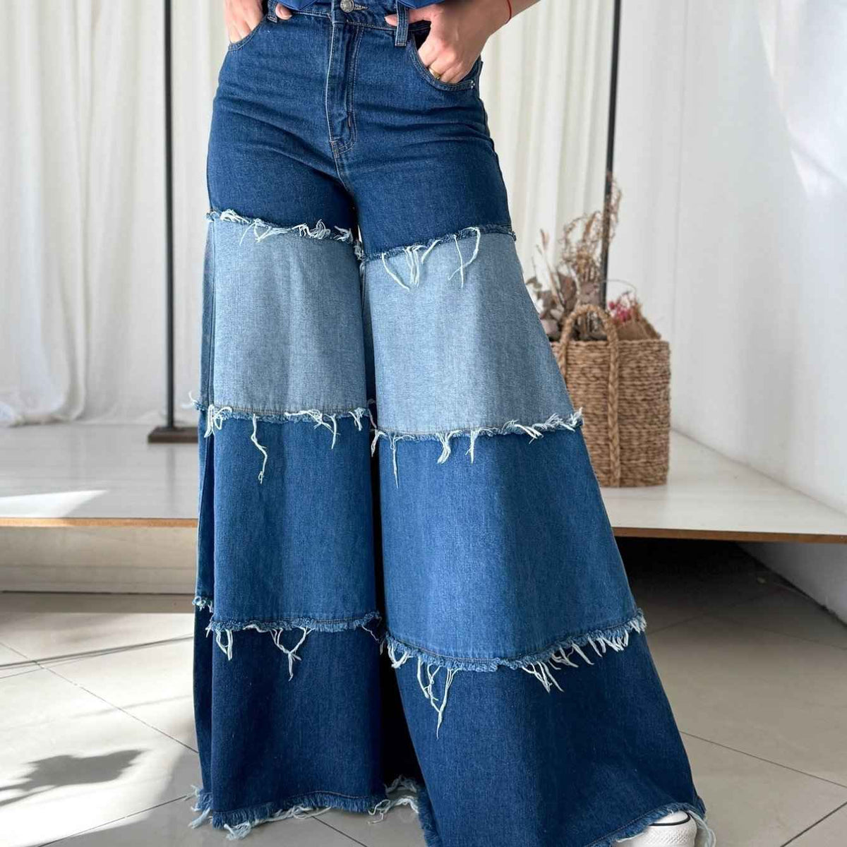 ' Wide-Leg Jeans Made of Light-Colored Distressed Denim with Patchwork Design.