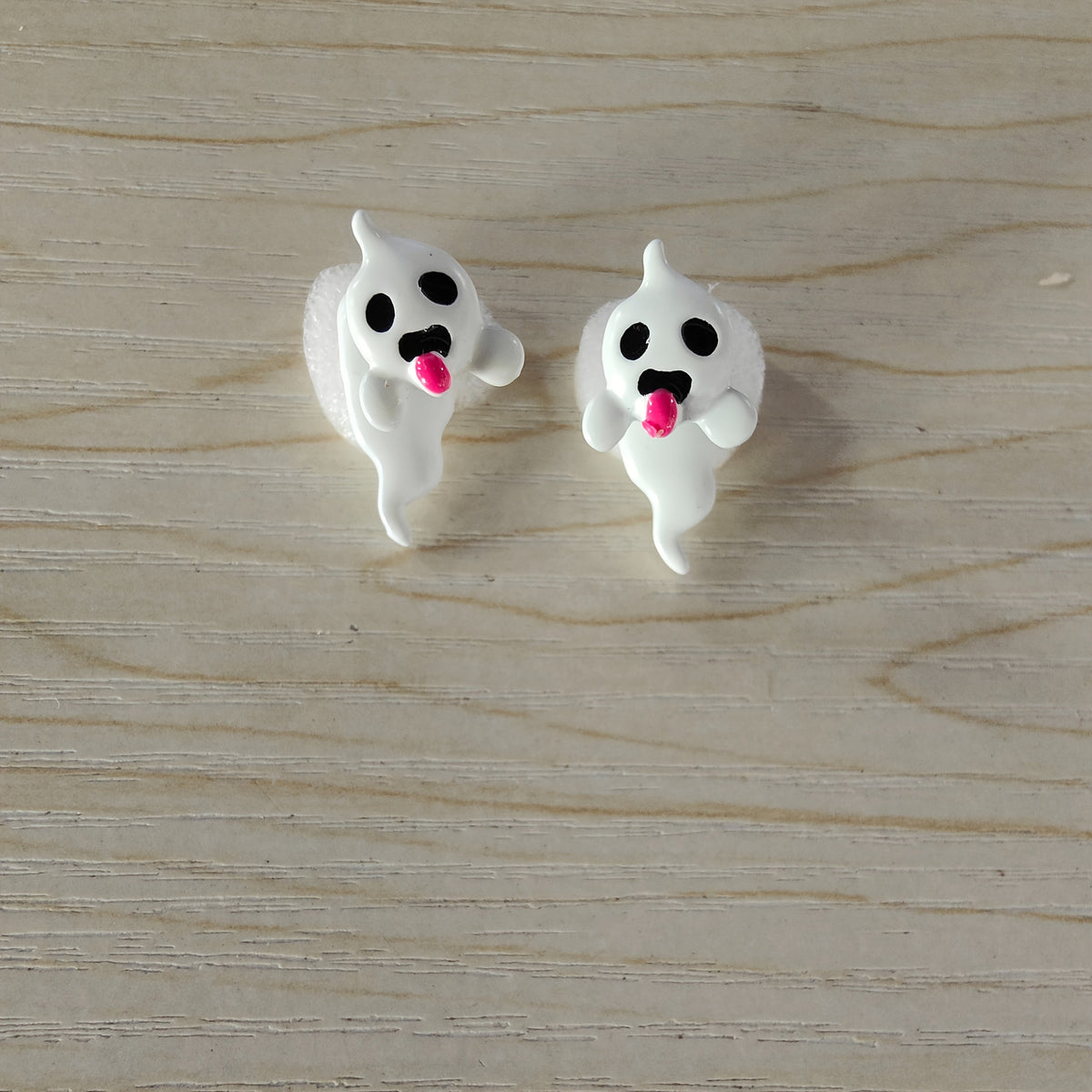 1 Pair Glow-in-the-Dark Halloween Little Ghost Earrings - Cute & Quirky Teenager'S Accessories with Playful Designs, White Alloy, Perfect for Parties & Halloween Celebrations, Halloween Accessories, For Teenager SS69