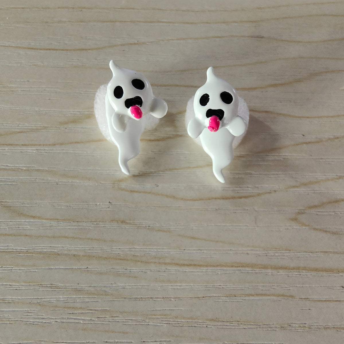 1 Pair Glow-in-the-Dark Halloween Little Ghost Earrings - Cute & Quirky Teenager'S Accessories with Playful Designs, White Alloy, Perfect for Parties & Halloween Celebrations, Halloween Accessories, For Teenager SS69