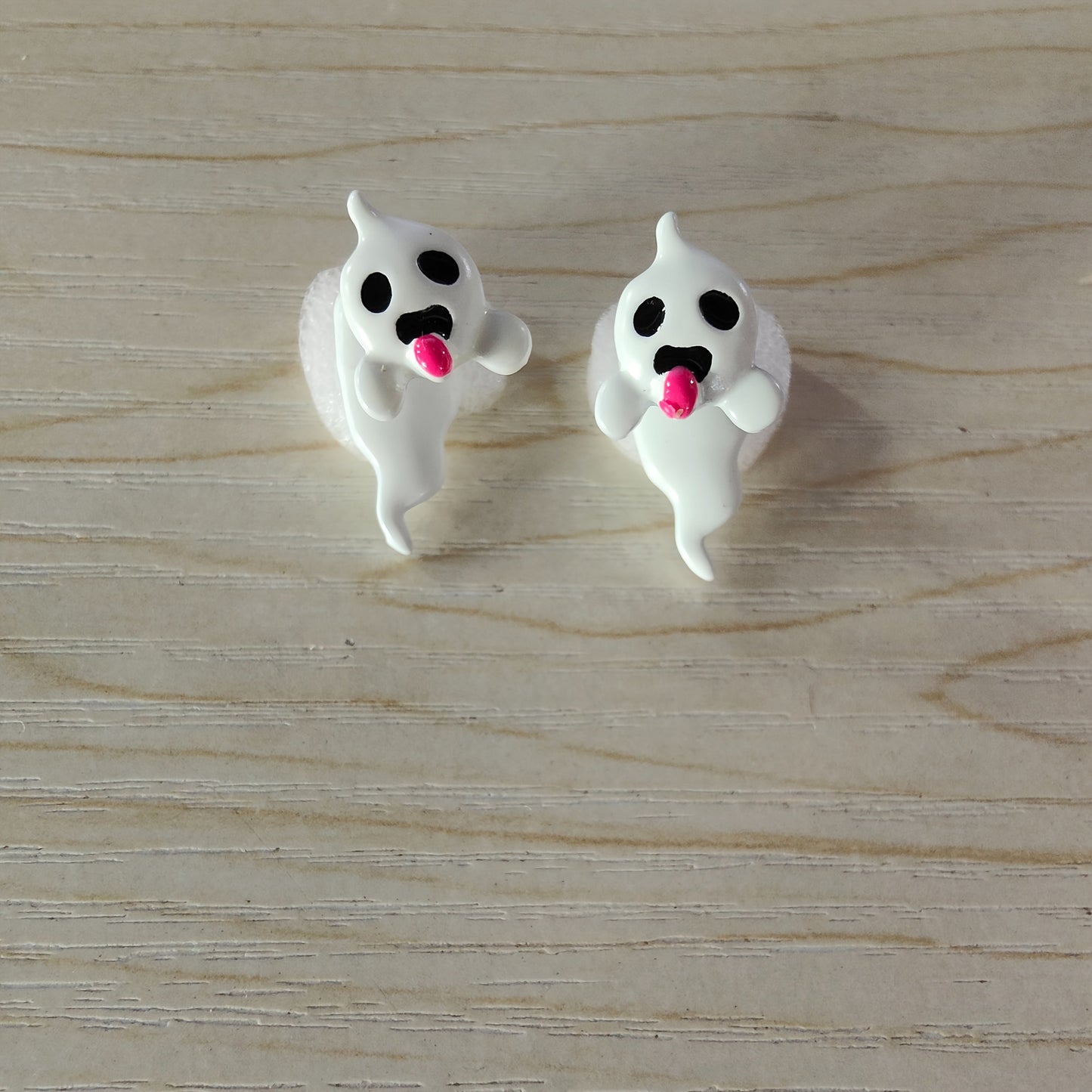 1 Pair Glow-in-the-Dark Halloween Little Ghost Earrings - Cute & Quirky Teenager'S Accessories with Playful Designs, White Alloy, Perfect for Parties & Halloween Celebrations, Halloween Accessories, For Teenager SS69