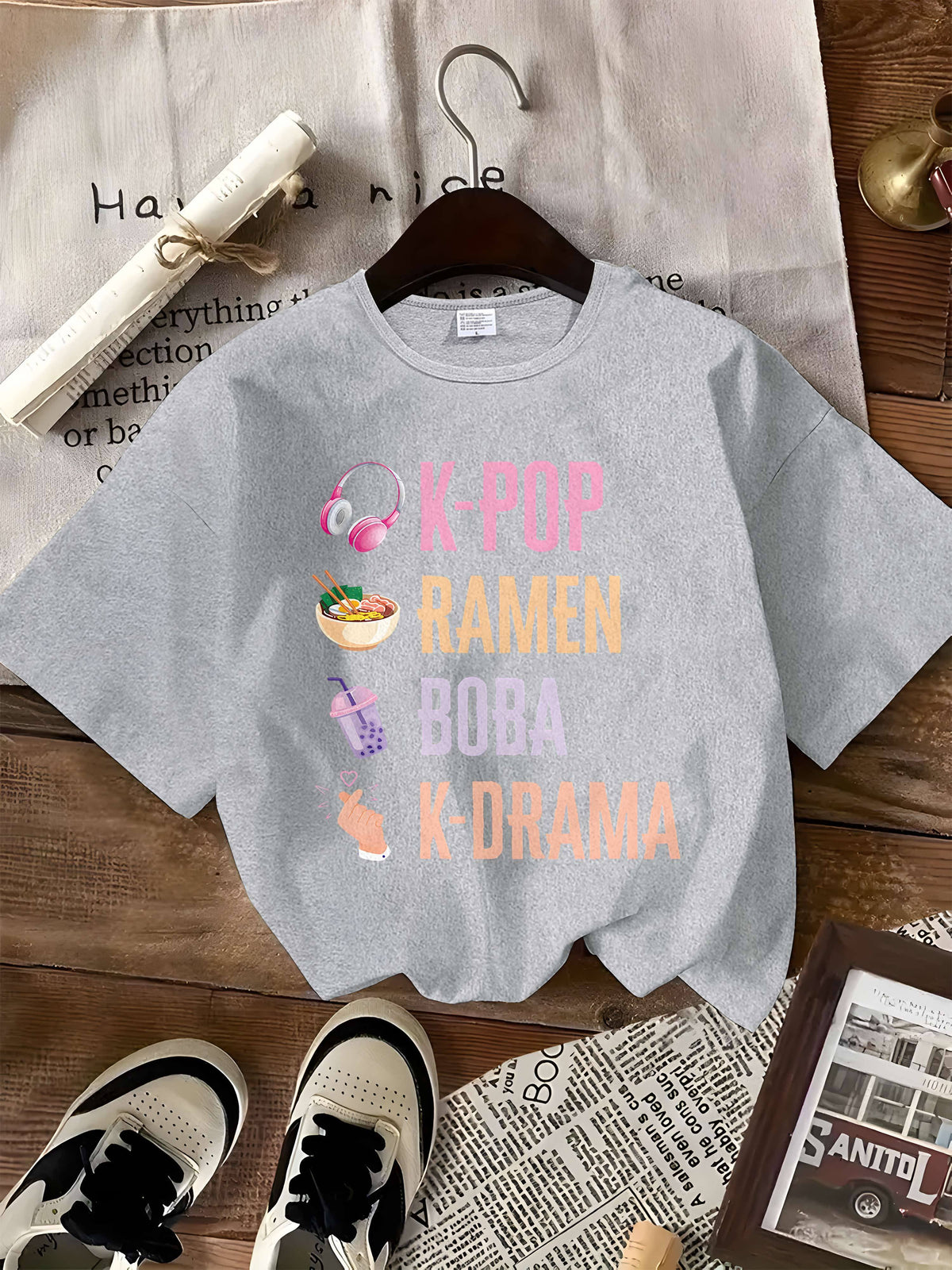 T-Shirt in 3 Colors - 180G [Popular Trendy Print] K-Pop Hand Symbol Kpop Ramen Bubble Tea Boba, Featuring a Printed Design on a Women'S Loose Round Neck Sweatshirt Hoodie, Long Sleeve T-Shirt Suitable for Casual Wear for Wome SS69