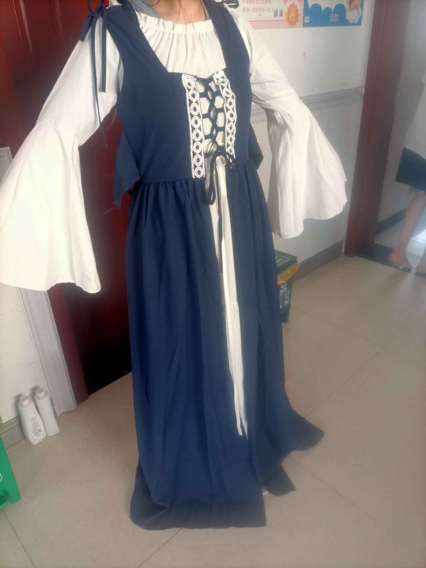 [Elegant Medieval Costume] Elegant Women's Medieval Two-Piece Costume - Renaissance Drama Outfit with Corset-like Bodice & Long Flowing Skirt | Halloween, Renaissance Faire, Themed Parties | Burgundy/White, Black/White, Green