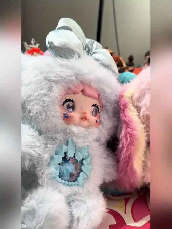 1pc Nommi Figures - Kawaii Anime-style Plush Doll with Expressive Eyes & Fluffy Ears, Soft Vinyl Collectible Figure in Black/Purple/Blue/Pink/Gray/White/Red/Yellow - Cute Birthday Party Favors, Holiday Gifts, Display Decor fo