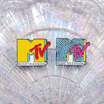 3pcs MTV Cartoon-Inspired Alloy Brooch Pins - Vibrant, Colorful Music Television Metal Badge Accessories, Cute and Versatile for Casual Attire SS69