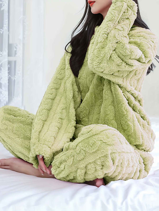 Solid Color Plus Size Women's Cozy Fleece Pajama Set - Soft Long Sleeve Round Neck Top & Pants, Casual Style, Perfect for Fall/Winter, Comfortable Sleepwear|Casual Style Pajamas|Soft Fleece Material