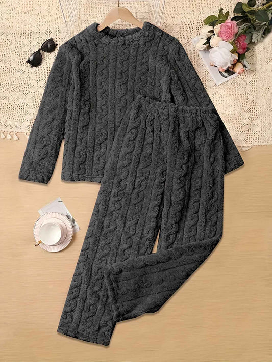 Solid Color Plus Size Women's Cozy Fleece Pajama Set - Soft Long Sleeve Round Neck Top & Pants, Casual Style, Perfect for Fall/Winter, Comfortable Sleepwear|Casual Style Pajamas|Soft Fleece Material