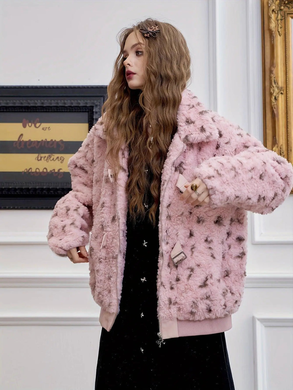 ELFSACK Chic Pink Leopard Print Plush Jacket for Women - Y2K Style, Zip-Up, Faux Lamb Wool Coat with Pockets, Perfect for Fall/Winter SS69