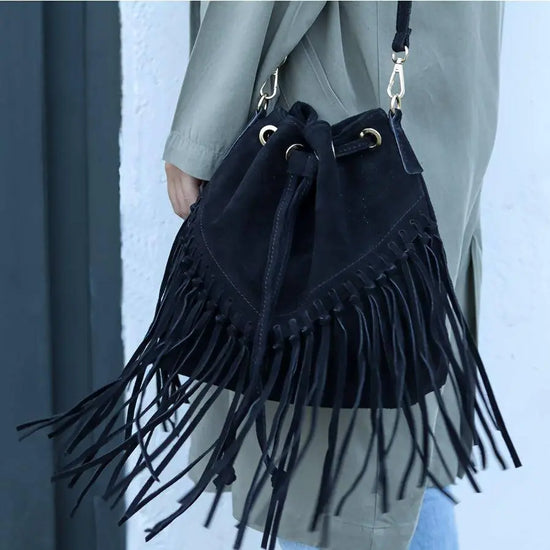 Fashion Fringe Crossbody Bag With Drawstring Closure And Tassel Accent For Vacation And Beach Use SS69