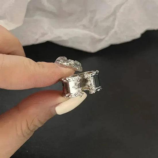 Gothic Fashion Rings For Women Girls Crystal Black Spider Open Ring Hip Hop Punk Irregular Animal Finger Jewelry Halloween Gift SS69 7.69 1