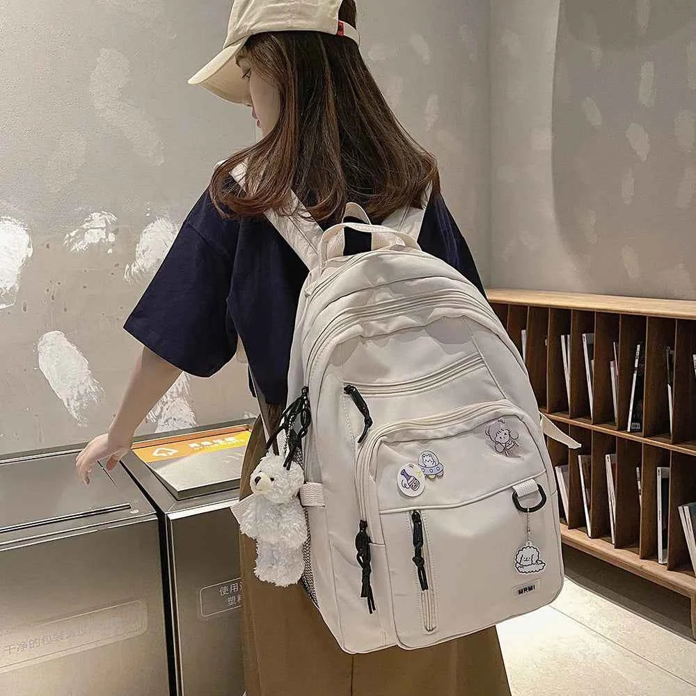 Fashion Big Student Backpack NEW Badge Rucksack Girls School Bag High Capacity Women Backpack Female Cute Leisure Travel Mochila