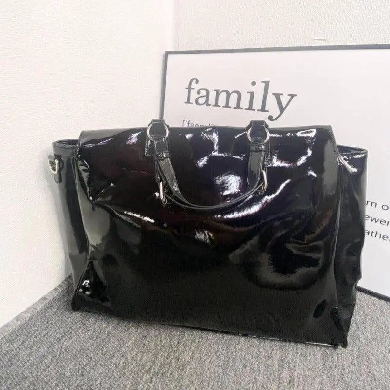 HelloKitty Large Capacity Crossbody Bag - Versatile & Fashionable Women's Shoulder Purse for Shopping, Travel, and School - Durable Faux Leather SS69