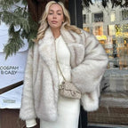Neo Mint 2025 Winter Ins Hot Fashion Girls Oversized Gradient Fur Coat Women Thick Warm Outerwear Fluffy Faux Fox Fur Jacket SS69