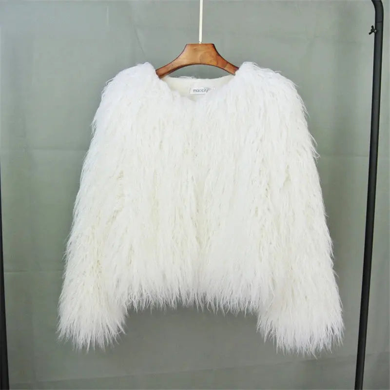 New Autumn Winter Warm Women Faux Fur Coat Loose Black White Pink Plush Coat Female Fur Jacket SS69