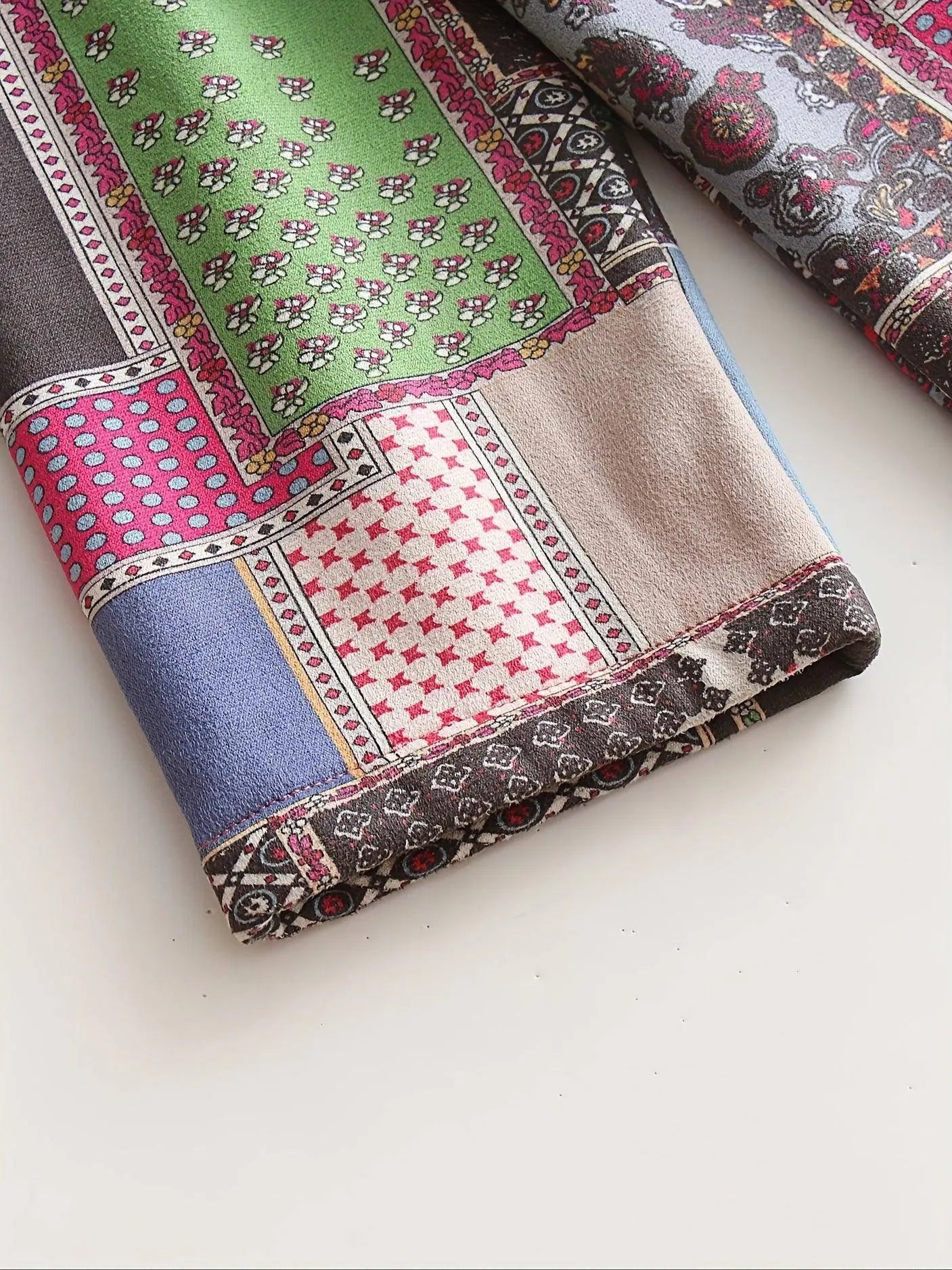 Plus Size Patchwork Print Hooded Coat, Casual Button Front Long Sleeve Warm Outerwear For Fall & Winter, Women's Plus Size Clothing SS69