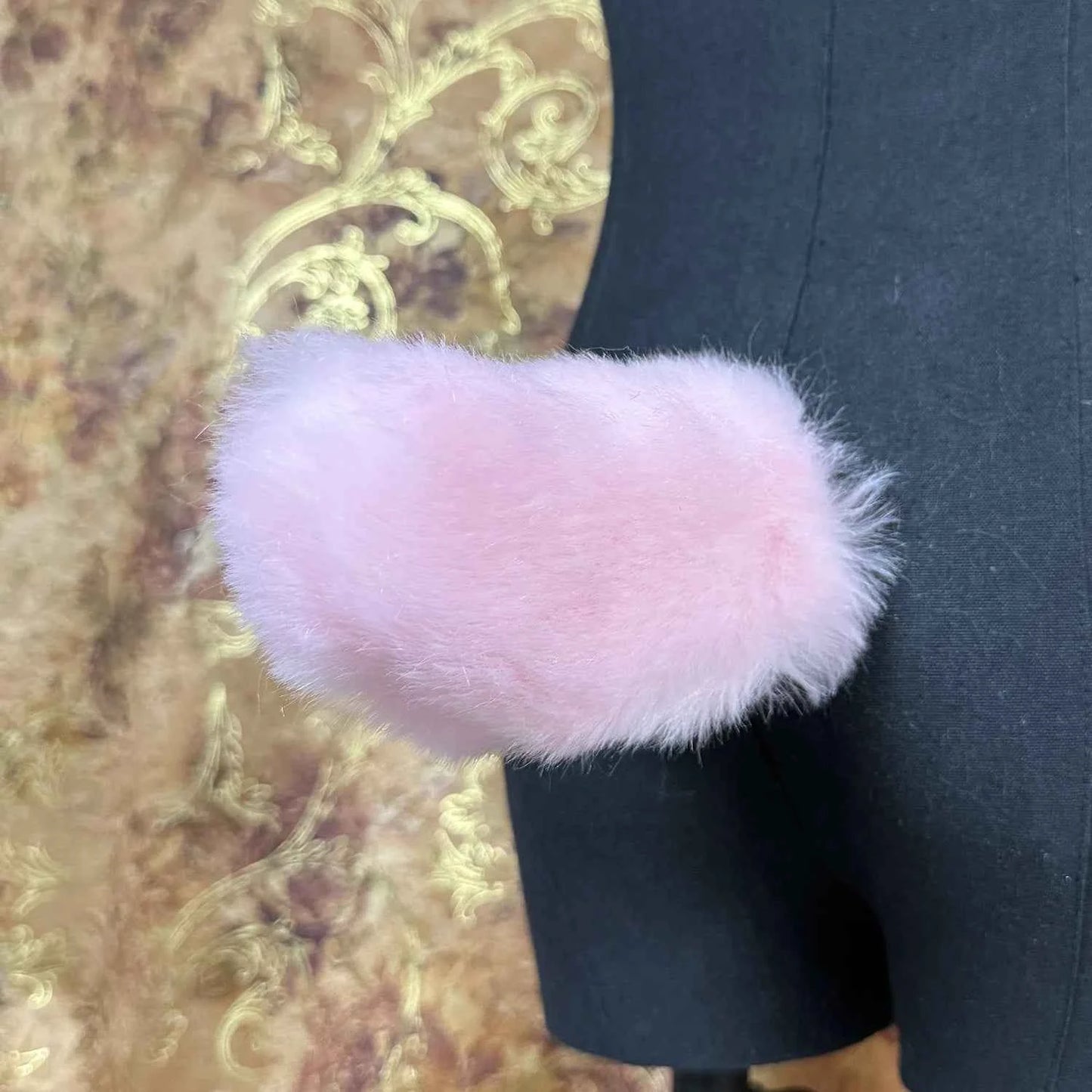 A Movable Rabbit Tail That Combines Voice Control, Swinging, and Patting Functions in One. Props for Role-playing and Performanc