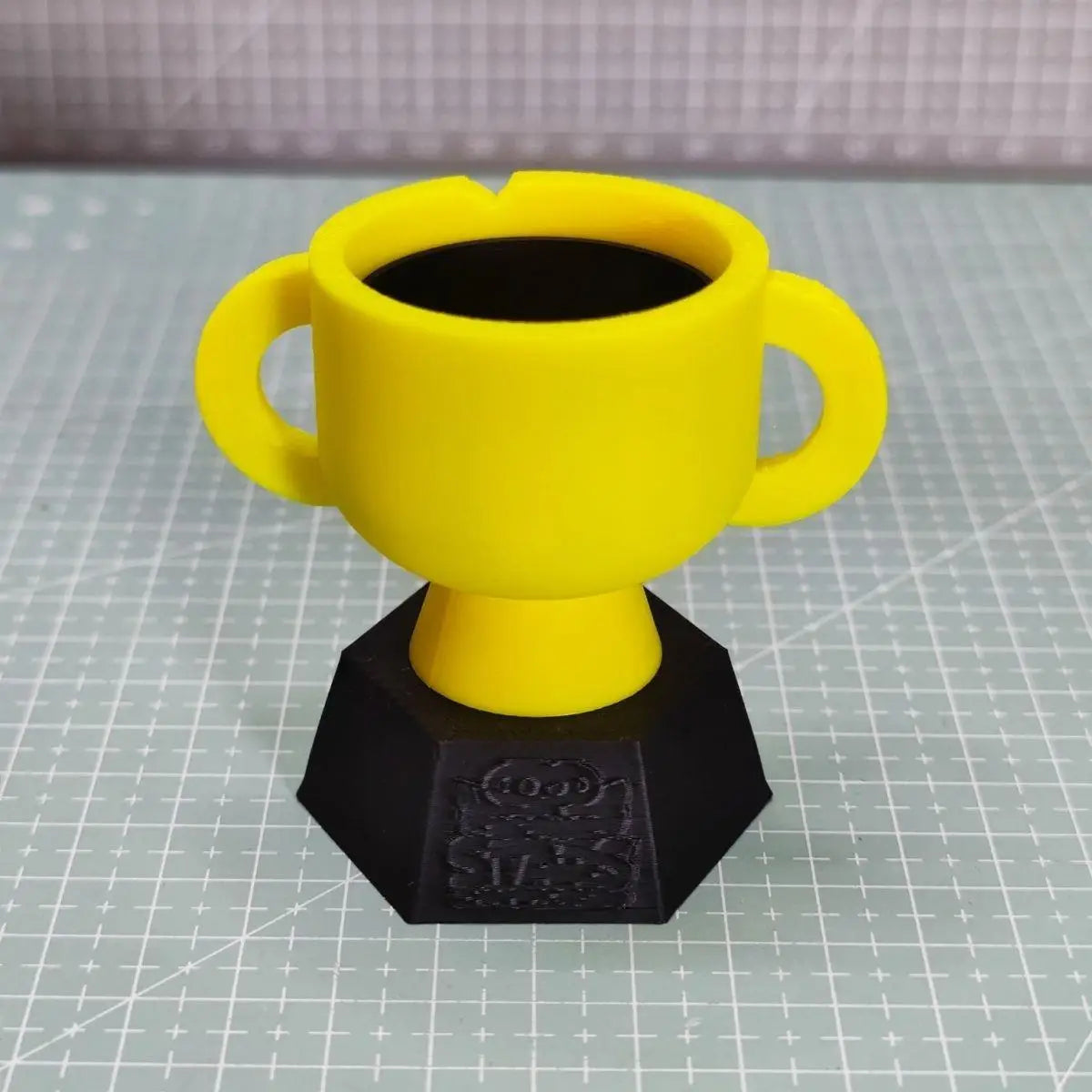 In Stock Supercell Game Peripheral Champion Trophy Game Launcher Pen Holder Small Model Desktop Ornament  Peripherals Bs Gift SS69