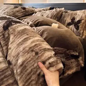Four-piece Set Thickened Thermal Fleece Flange Coral Fleece Class A Leopard Print Rabbit Plush Quilt Cover Pillowcase Bed Sheet
