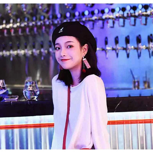 New Luxury Wool Beret Hat Women Men Four Seasons Knitted Thin Breathable Mesh Berets Cap Autumn Winter Beanie Stars Same Style