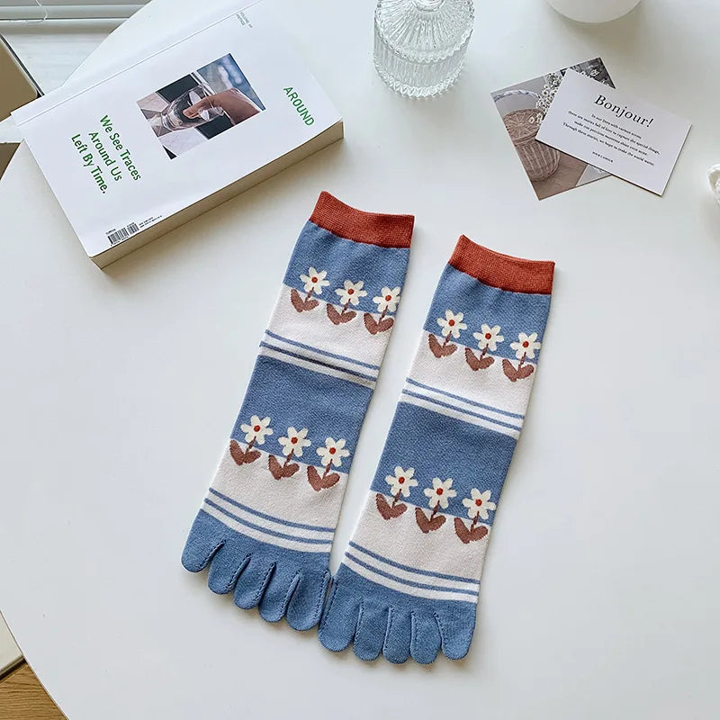 Womens Autumn And Winter Pure Cotton Five Finger Socks Printed Split Toe Socks Vintage Comfortable Socks