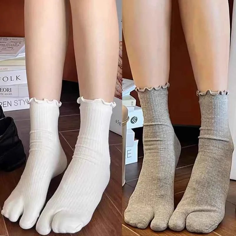 Japanese Ruffled Edge Cotton Split Toe Socks Solid Color Two-Toed Sock Unisex Harajuku Simple Tabi Socks High Elastic Hosiery