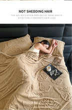 Coral Fleece Blanket with 3D Butterfly Pattern - Soft & Warm