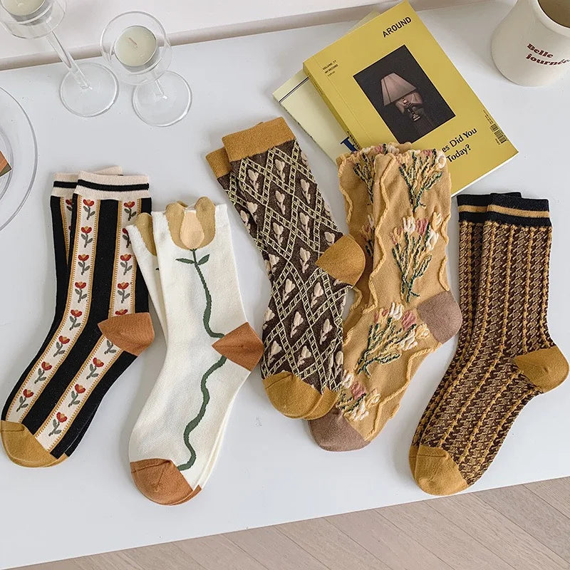 Fashion Harajuku Retro Floral Vintage Socks Woman Novelty Ethnic Elegant Cotton Casual Breathable Ladies Girls Dress Sox Autumn SS69