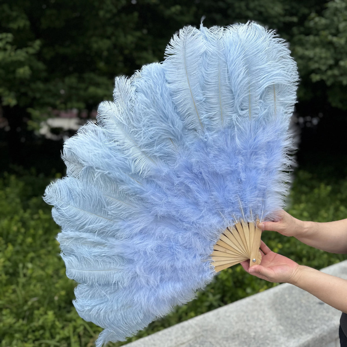 Handheld Big White Ostrich Feather Fan 100CM 130CM Feathers for Carnival Stage Performance Belly Dance 13 Bone Crafts Fan