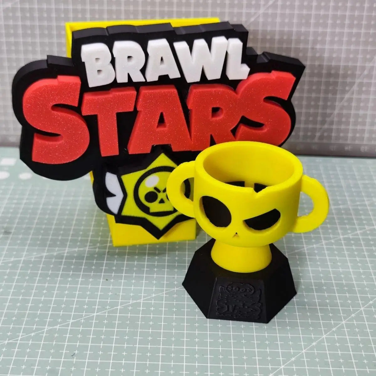 In Stock Supercell Game Peripheral Champion Trophy Game Launcher Pen Holder Small Model Desktop Ornament  Peripherals Bs Gift SS69