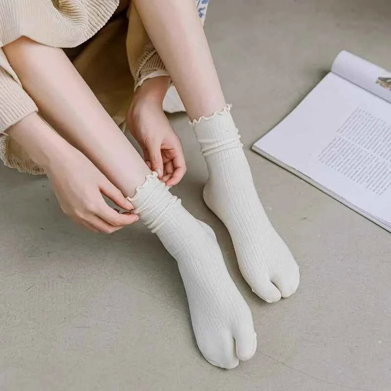 Japanese Ruffled Edge Cotton Split Toe Socks Solid Color Two-Toed Sock Unisex Harajuku Simple Tabi Socks High Elastic Hosiery