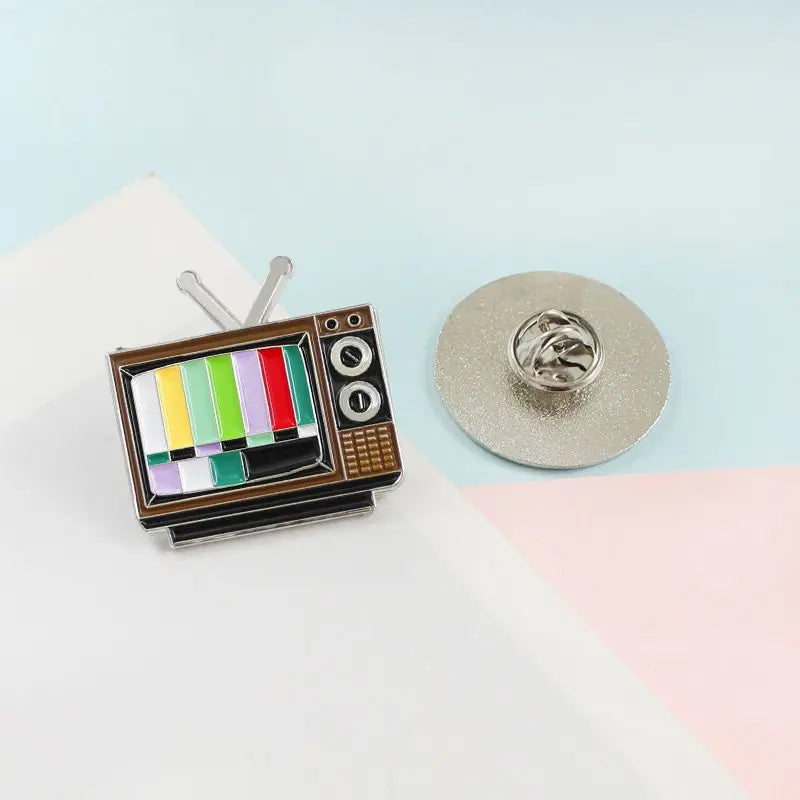 Wannee Vintage TV No Signal Rainbow Lapel Pin
