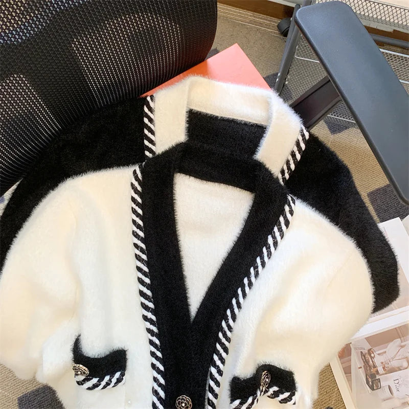 Vintage Elegant Plaid Knitted Cardigan Sweater For Women 2025 Autumn Winter Long Sleeve V-neck Tops Knitwear Fashion Chic Jumper SS69