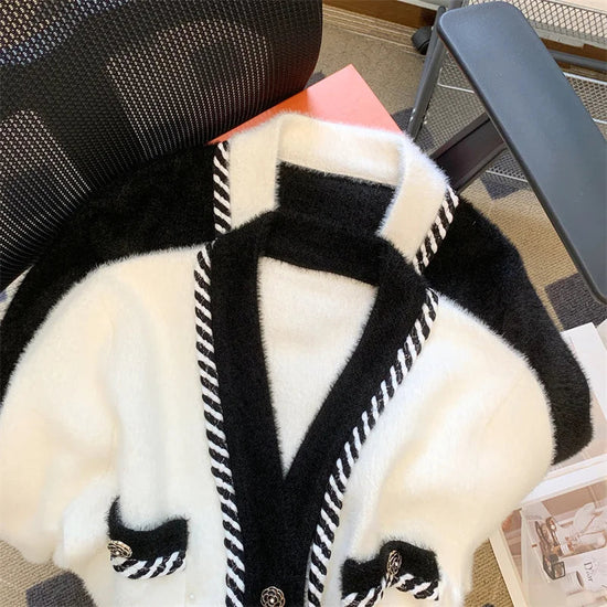 Vintage Elegant Plaid Knitted Cardigan Sweater For Women 2025 Autumn Winter Long Sleeve V-neck Tops Knitwear Fashion Chic Jumper SS69