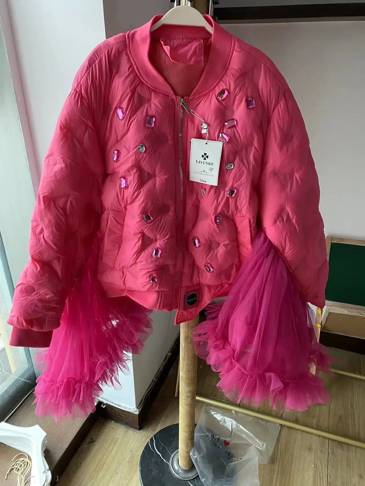 Winter Ruffles Mesh Stitching Rainbow Diamonds Parkas Jacket Gauze Pleated Gemstones Cotton-padded Coat Zippers Crystal Outwear SS69 78.69 A / L