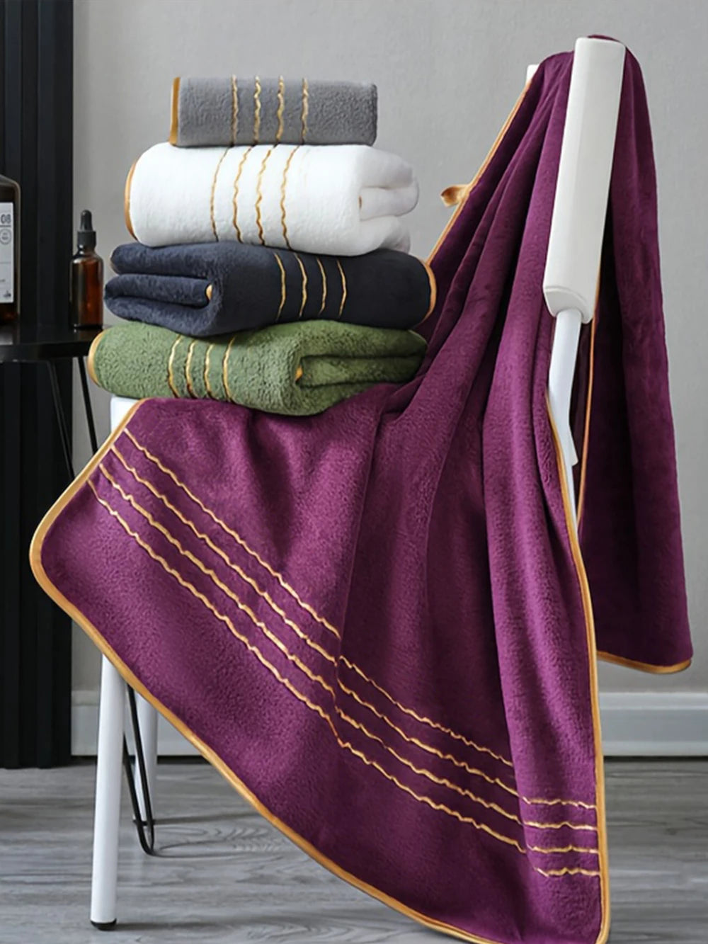 2/3/6/8 Pcs Bath Towel Set White & Gray with Gold Accents, Soft Absorbent Premium Towels for Home, Hotel & Bathroom