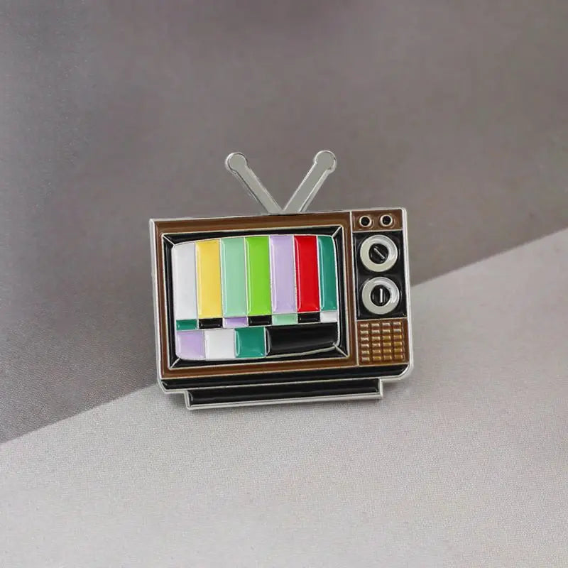 Wannee Vintage TV No Signal Rainbow Lapel Pin