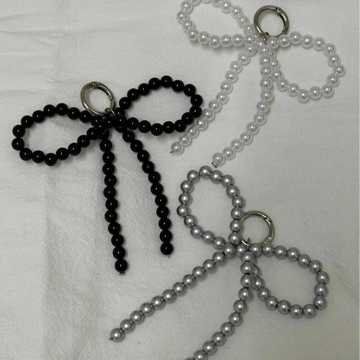 ZAKOL Y2K Korean Cute Beaded Pearl Bowknot Keychain for Women Girls Metal Bow Pendant Bag Decoration Accessories SS69