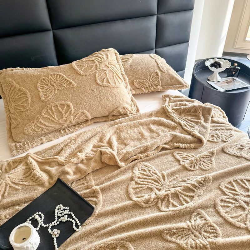Coral Fleece Fabric Autumn Blanket with Exquisite 3D Butterflys Soft Comfortable Warm Winter Sofa Blankets Four Seasons Blanket