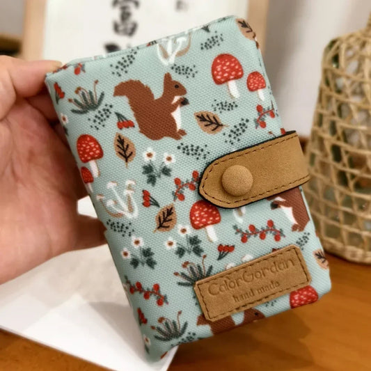 ISKYBOBCN Floral Print Short PU Leather Wallet with Zipper and Hasp Closure