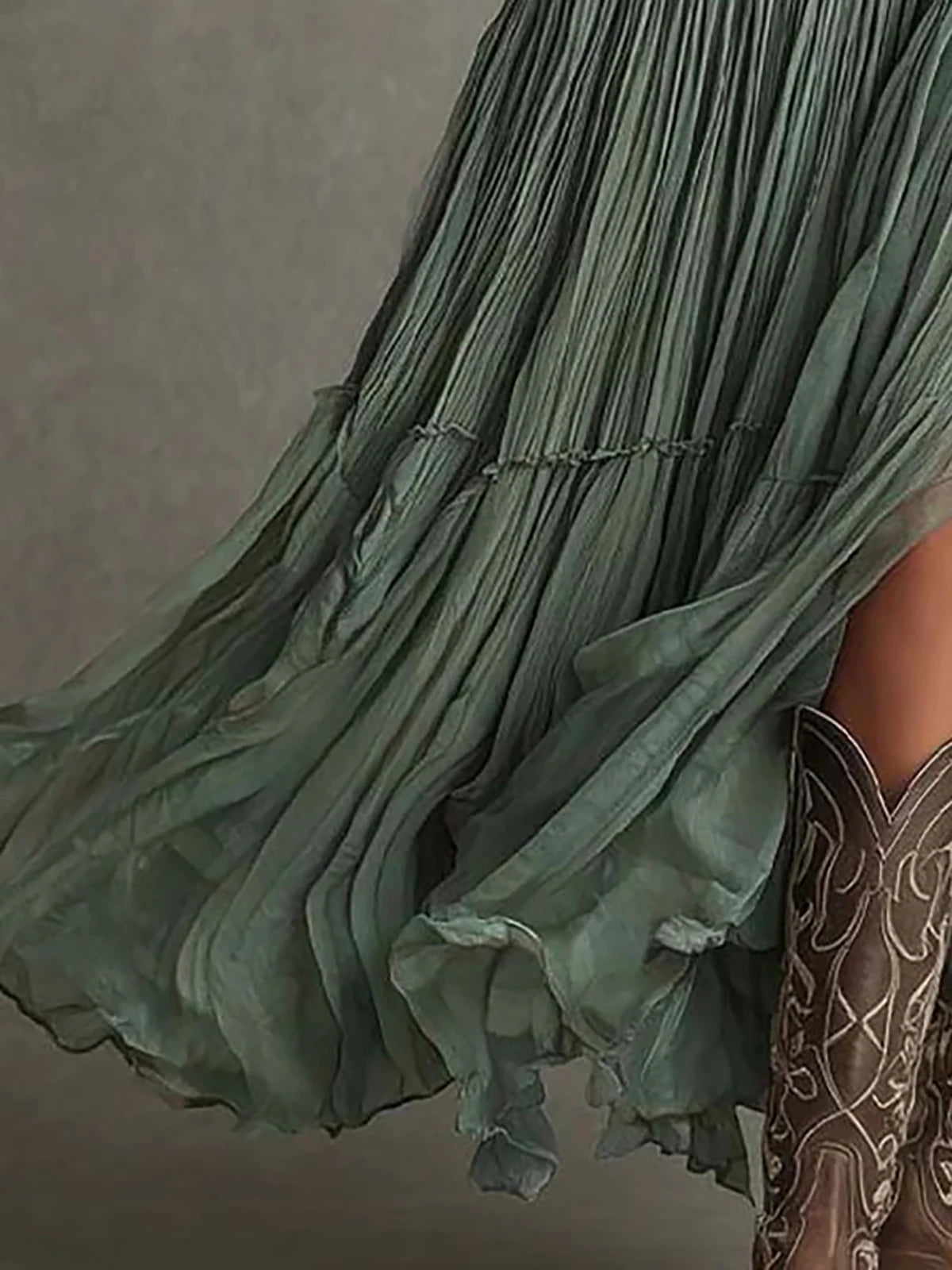 Women Boho Sleeveless V Neck Tiered Pleated Maxi Dress Ruffled Chiffon Flowy Split Hem Vintage Country Casual Western Long Dress