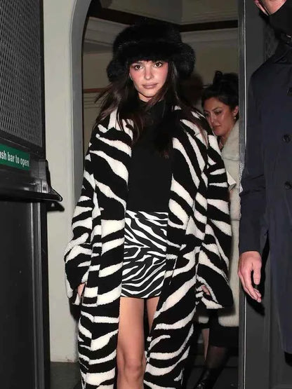 2025 Fluffy Faux Fur Bucket Hats Women Rabbit Fur Warm Thick Plush Winter Hat Lady Fashion Luxury Panama Furry Fisherman Cap Y2k