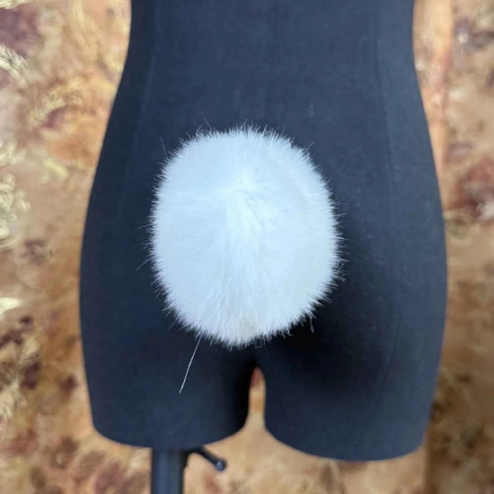 A Movable Rabbit Tail That Combines Voice Control, Swinging, and Patting Functions in One. Props for Role-playing and Performanc