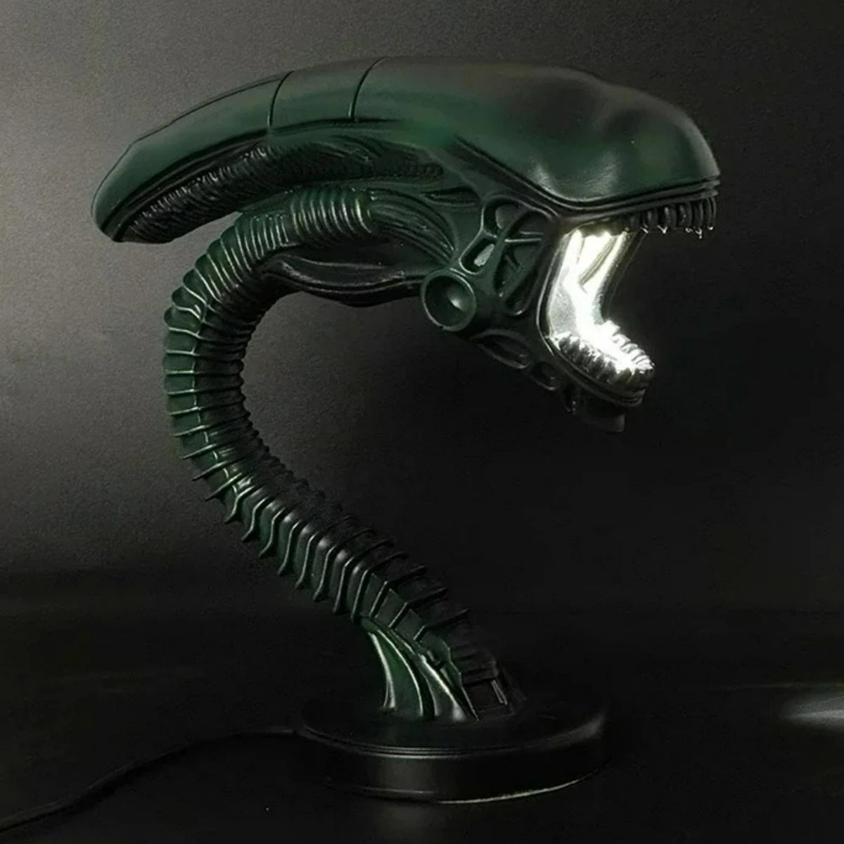 ZHUANGHUANC Alien Resin LED Lamp | Extraterrestrial Desk Decor
